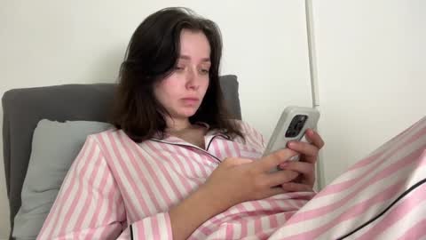 Snapshot of pileacadieri__ chatting on January 4, 3:17 pm Trisha online show from January 4, 3:17 pm