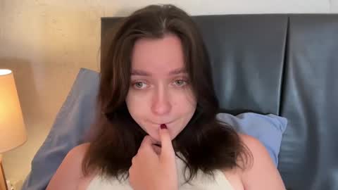 Snapshot of pileacadieri__ chatting on February 22, 10:51 am Trisha online show from February 22, 10:51 am