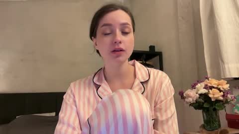 Snapshot of pileacadieri__ chatting on March 8, 11:37 am Trisha online show from March 8, 11:37 am