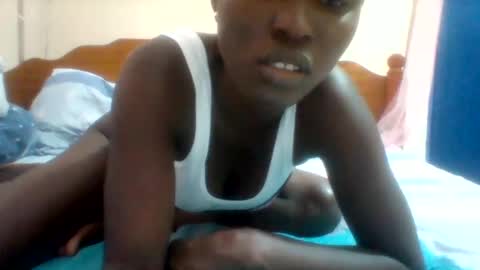 Snapshot of pinah1997 chatting on February 13, 7:45 am pinah1997 online show from February 13, 7:45 am