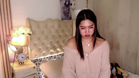 Snapshot of pinay_ivy chatting on December 7, 11:12 pm Ivy Morningstar online show from December 7, 11:12 pm