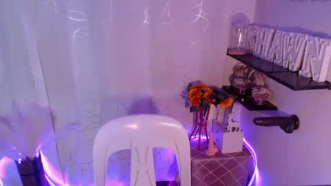 Snapshot of pinay_shawnx chatting on January 6, 2:04 am pinay_shawnx online show from January 6, 2:04 am