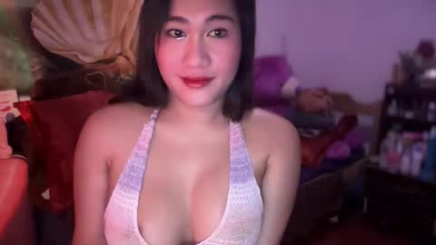 Snapshot of pinay_sofiexx chatting on November 20, 3:18 am sofielove online show from November 20, 3:18 am