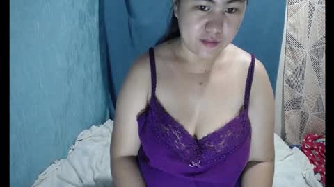 PinayHottie4u online show from December 3, 3:00 pm