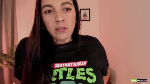 Snapshot of pink_kitten_ chatting on November 9, 10:13 am Eli online show from November 9, 10:13 am