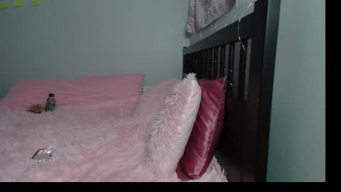 Snapshot of pink_tv chatting on September 24, 2:04 am pink_tv online show from September 24, 2:04 am