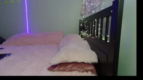 Snapshot of pink_tv chatting on September 25, 12:47 am pink_tv online show from September 25, 12:47 am