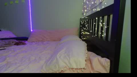 Snapshot of pink_tv chatting on October 7, 12:52 am pink_tv online show from October 7, 12:52 am