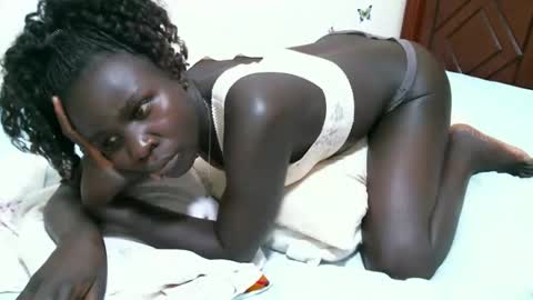 Snapshot of pinkiey_ chatting on November 1, 11:40 pm pinky online show from November 1, 11:40 pm