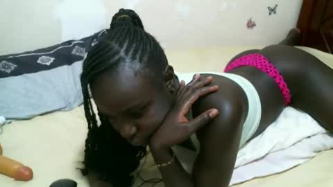 Snapshot of pinkiey_ chatting on November 16, 8:14 pm pinky online show from November 16, 8:14 pm