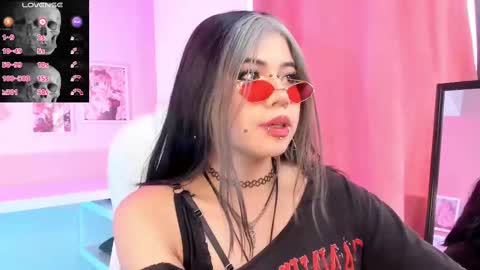 Snapshot of pinkk_demon chatting on October 1, 2:12 pm PINKK online show from October 1, 2:12 pm