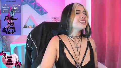 Snapshot of pinkk_demon chatting on November 13, 1:21 pm PINKK online show from November 13, 1:21 pm