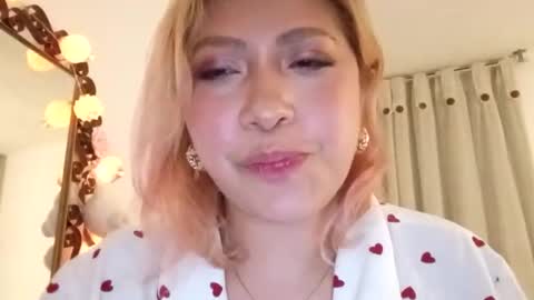 Snapshot of pinkpola chatting on June 7, 3:21 am Pink online show from June 7, 3:21 am