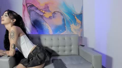 Snapshot of pinksmile_1 chatting on December 21, 1:24 am pinksmile_1 online show from December 21, 1:24 am