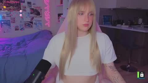 pinkvenom_ online show from March 8, 9:46 am