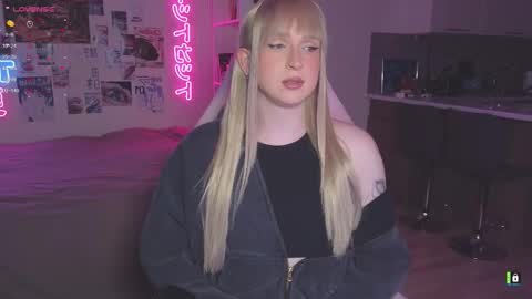 pinkvenom_ online show from March 29, 4:07 pm