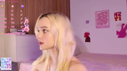 Snapshot of pinky__binky chatting on October 22, 2:01 am Pinky online show from October 22, 2:01 am