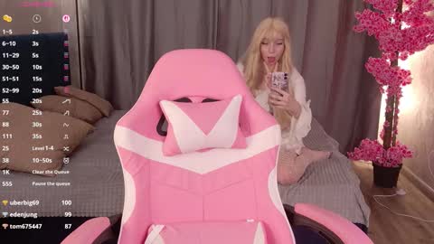 Elis online show from October 3, 9:23 pm