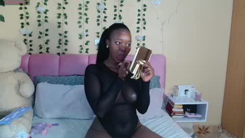 Pinky online show from March 26, 2:00 pm