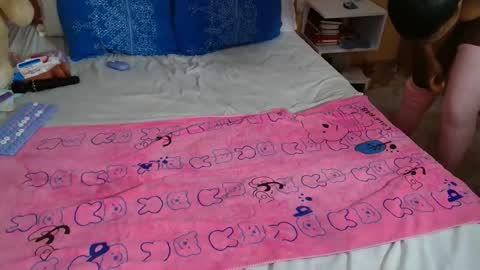 Pinky online show from April 16, 1:23 pm