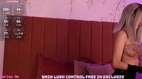 Pinky online show from April 1, 6:49 pm