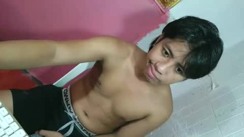 Snapshot of pinoy_fuckboyxxx chatting on June 3, 9:23 am pinoy_fuckboyxxx online show from June 3, 9:23 am