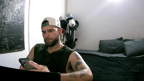 Snapshot of pipe1203 chatting on December 16, 10:04 pm pipe1203 online show from December 16, 10:04 pm