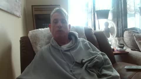 Snapshot of pirate334 chatting on January 17, 6:44 pm pirate334 online show from January 17, 6:44 pm