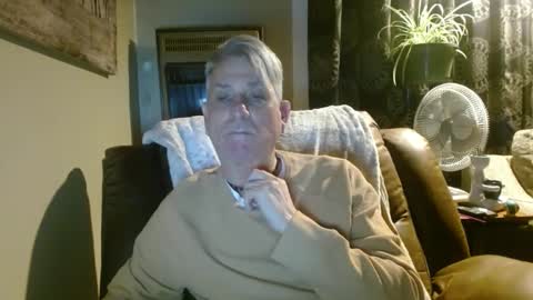 Snapshot of pirate334 chatting on February 13, 11:58 pm pirate334 online show from February 13, 11:58 pm