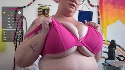 Snapshot of pisces_princess_ chatting on September 12, 8:42 pm Em online show from September 12, 8:42 pm