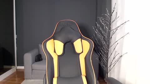 piscesgirl06 online show from December 3, 6:26 am