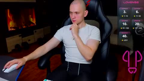 Snapshot of pistonpojizni chatting on January 30, 2:06 am STRONGBEAUTY online show from January 30, 2:06 am