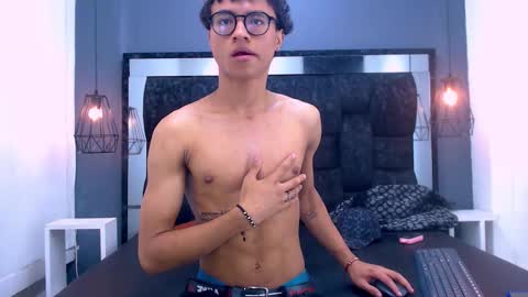 Snapshot of pitter_brenner chatting on December 2, 5:52 pm Pitt online show from December 2, 5:52 pm