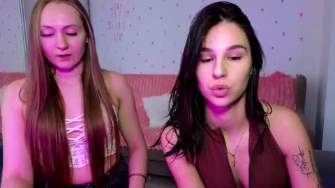 Snapshot of pixie_molly chatting on February 10, 7:23 am Molly online show from February 10, 7:23 am