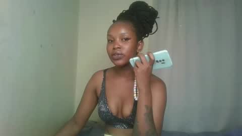 Snapshot of pixie_roman chatting on December 9, 9:06 am Majesty online show from December 9, 9:06 am