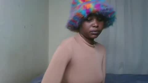 Snapshot of pixie_roman chatting on January 6, 10:57 am Majesty online show from January 6, 10:57 am