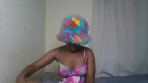 Snapshot of pixie_roman chatting on January 7, 12:20 pm Majesty online show from January 7, 12:20 pm