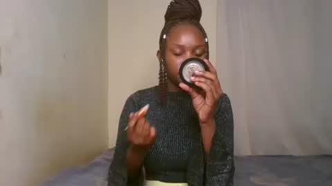 Snapshot of pixie_roman chatting on February 27, 3:14 am Majesty online show from February 27, 3:14 am