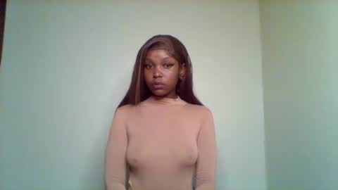 Snapshot of pixie_roman chatting on October 2, 7:37 am Majesty online show from October 2, 7:37 am