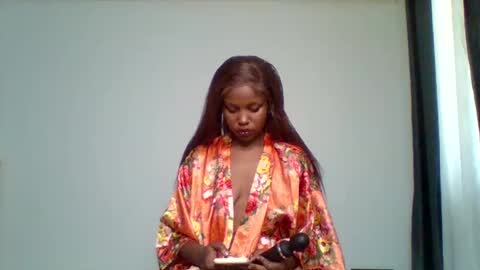 Snapshot of pixie_roman chatting on October 31, 8:37 am Majesty online show from October 31, 8:37 am