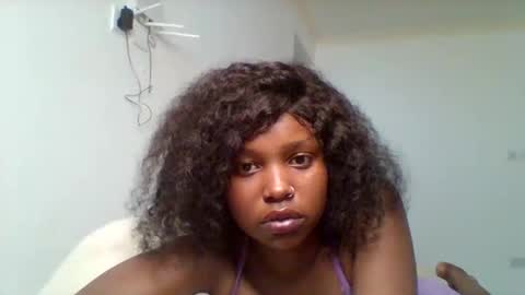 Snapshot of pixie_roman chatting on November 8, 10:37 am Majesty online show from November 8, 10:37 am