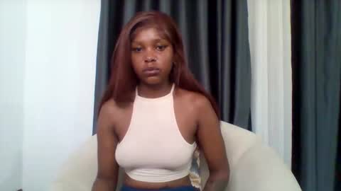 Snapshot of pixie_roman chatting on November 18, 2:28 am Majesty online show from November 18, 2:28 am