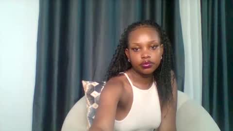 Snapshot of pixie_roman chatting on November 27, 12:56 am Majesty online show from November 27, 12:56 am