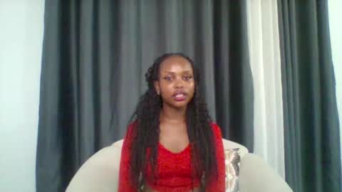 Snapshot of pixie_roman chatting on November 28, 6:43 pm Majesty online show from November 28, 6:43 pm