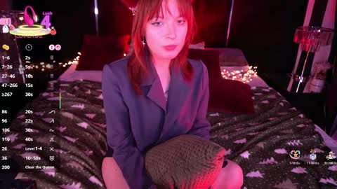 pixiepeachh online show from February 12, 8:04 pm