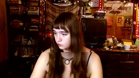 Izzy online show from September 16, 11:44 am