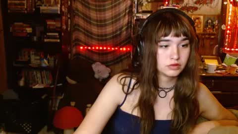 Izzy online show from September 17, 12:45 am