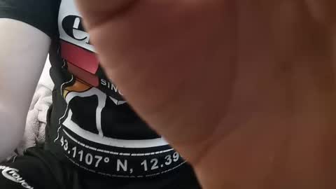 Snapshot of pladplad chatting on December 4, 11:41 am PLADPLAS online show from December 4, 11:41 am