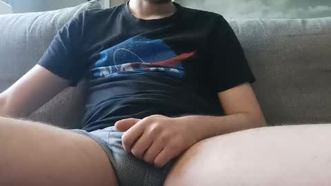 Snapshot of pladplad chatting on December 9, 9:06 am PLADPLAS online show from December 9, 9:06 am