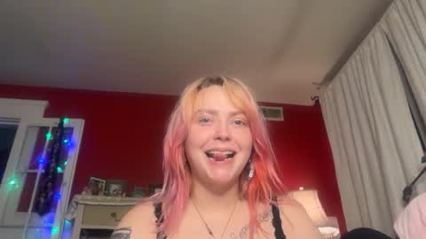 Snapshot of platinum1998 chatting on February 22, 7:08 am Platinum 3 online show from February 22, 7:08 am